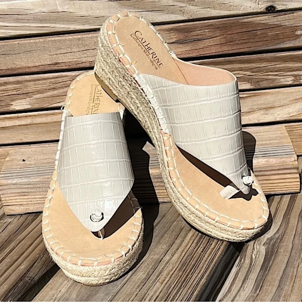 - Catherine Malandrino 7.5 Thong Espadrille Wedge Sandal! NEW!